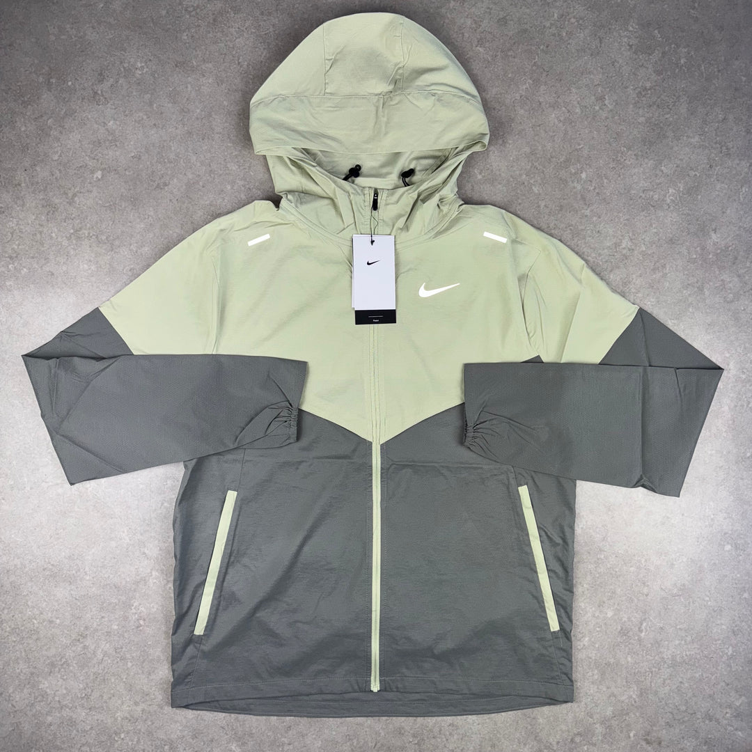Nike UV Windrunner Jacket - Olive Aura