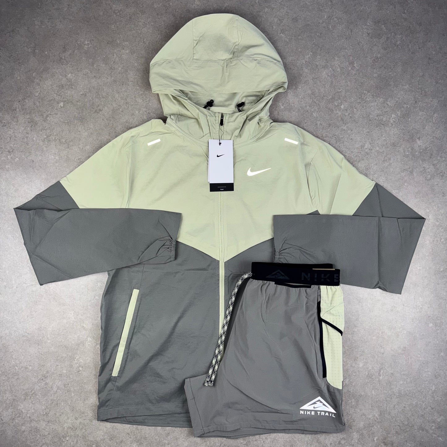 Nike UV Windrunner Jacket x Trail Short - Olive Aura