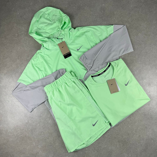 Nike 3 piece UV Windrunner Set - Vapour Green